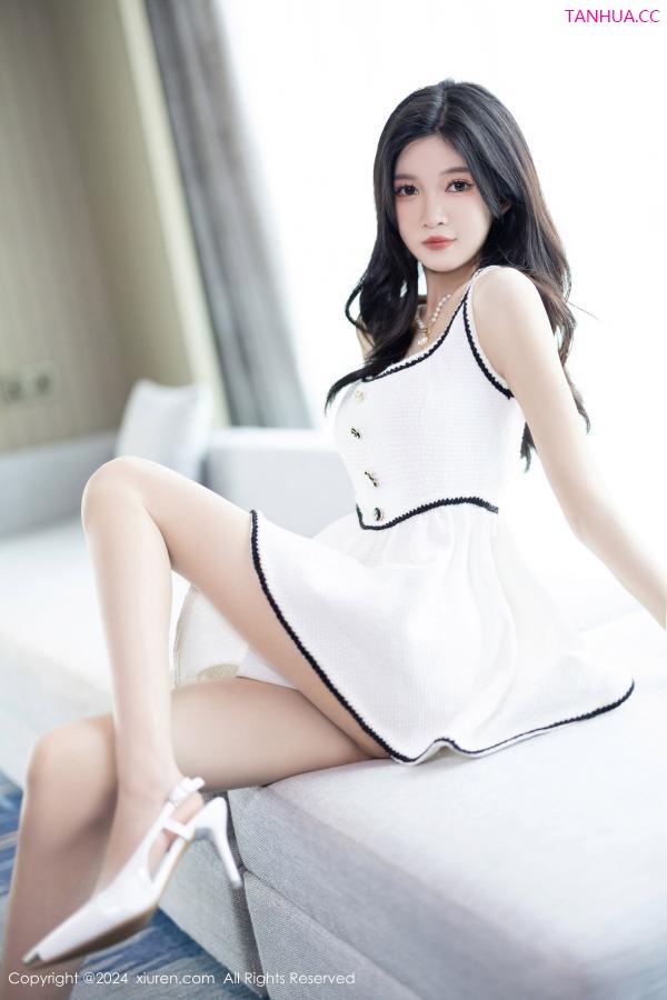 程程程  [XiuRen]高清写真图 2024.07.15 No.8861 程程程- 丝袜美腿第9张图片
